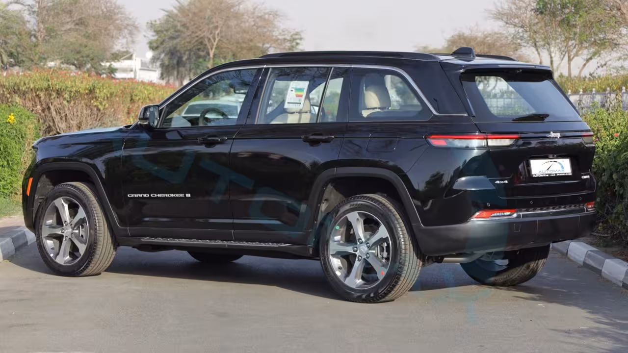 2025 Jeep Grand Cherokee photo 4