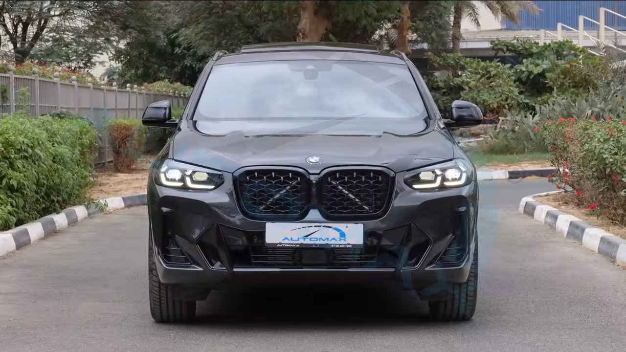 2025 BMW X4 photo 2
