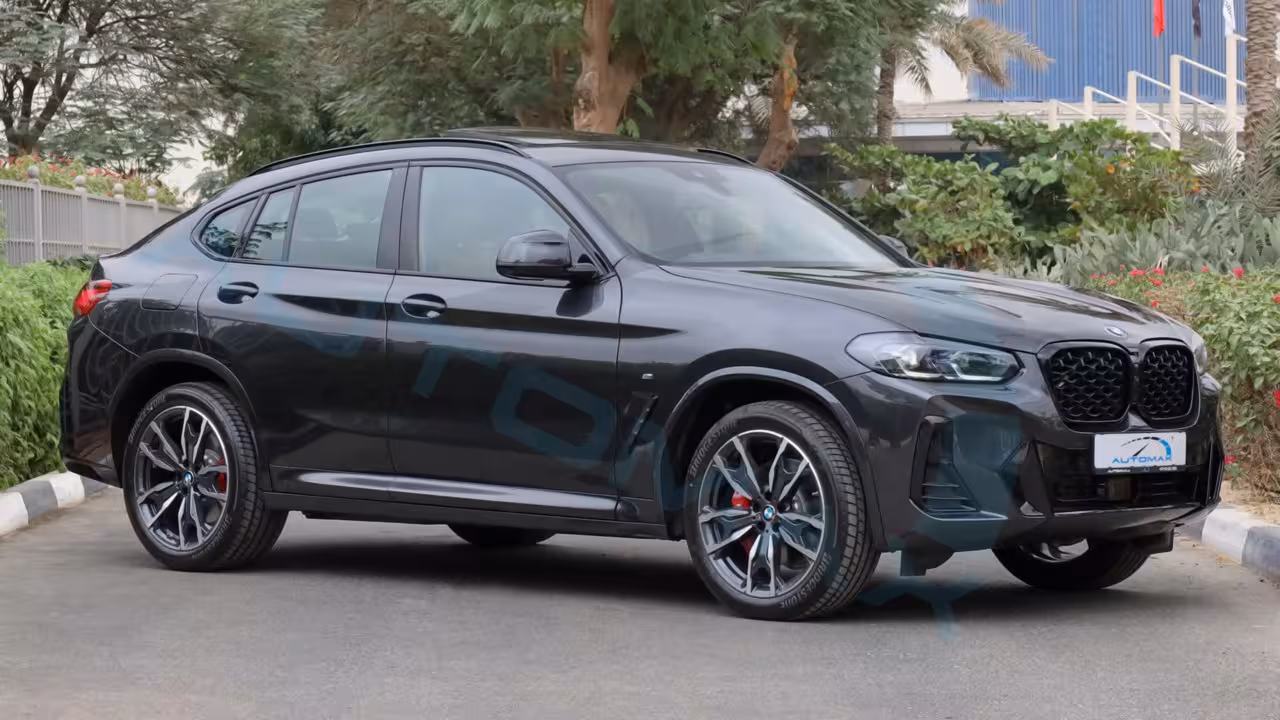 2025 BMW X4 photo 3