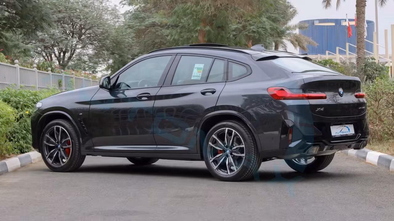 2025 BMW X4 photo 4