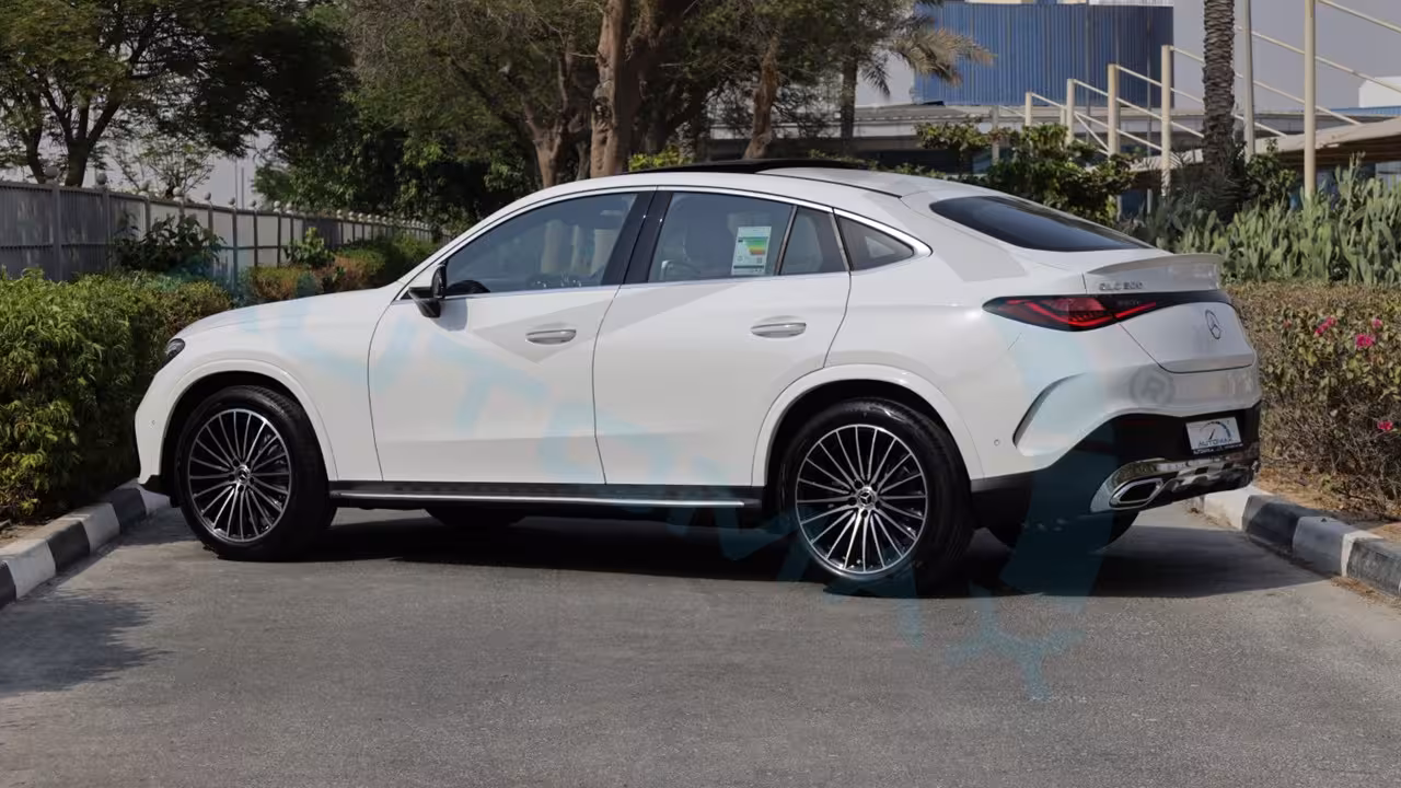 2026 Mercedes-Benz GLC photo 4