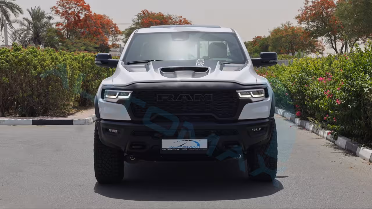 2025 Ram 1500 photo 2