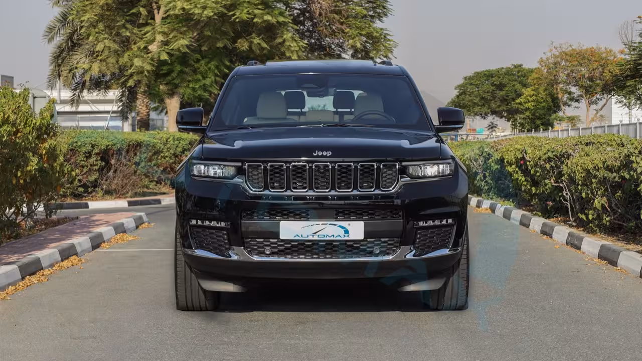 2025 Jeep Grand Cherokee photo 2