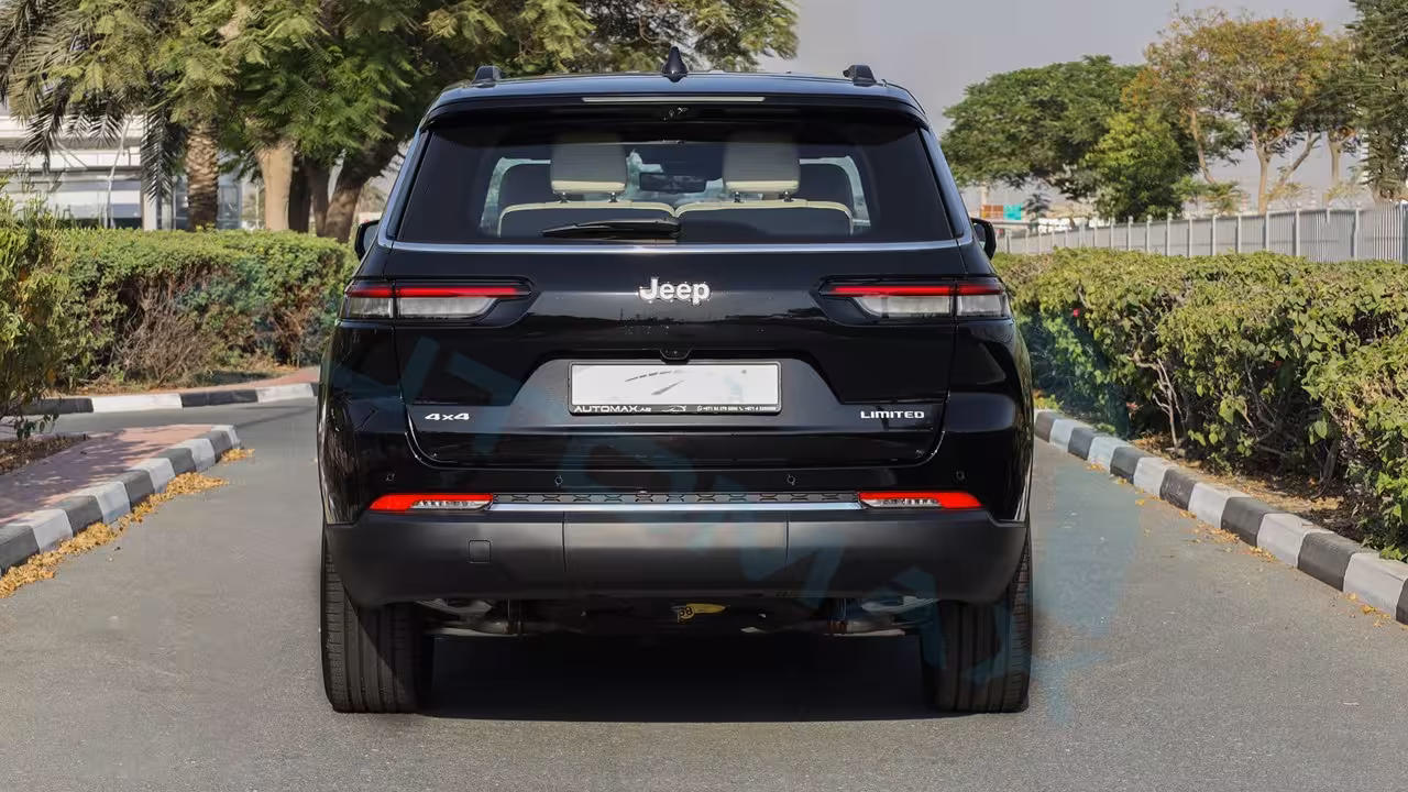 2025 Jeep Grand Cherokee photo 5