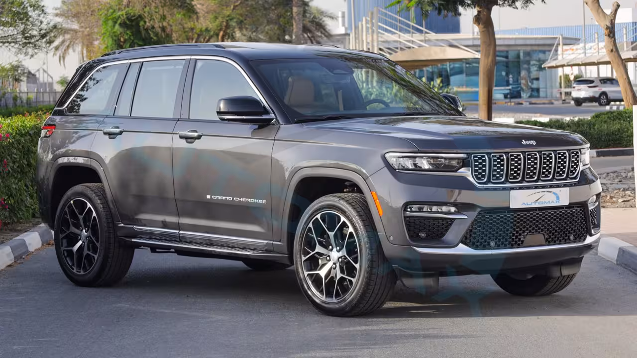 2025 Jeep Grand Cherokee photo 3