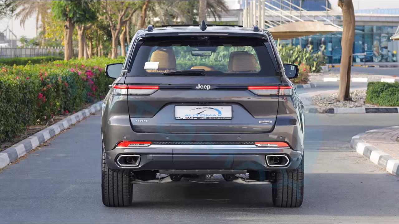 2025 Jeep Grand Cherokee photo 5