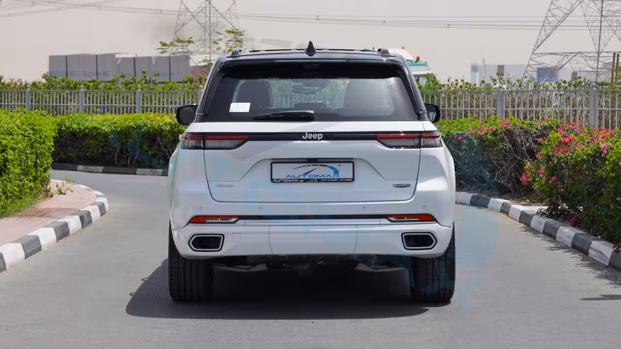 2025 Jeep Grand Cherokee photo 5