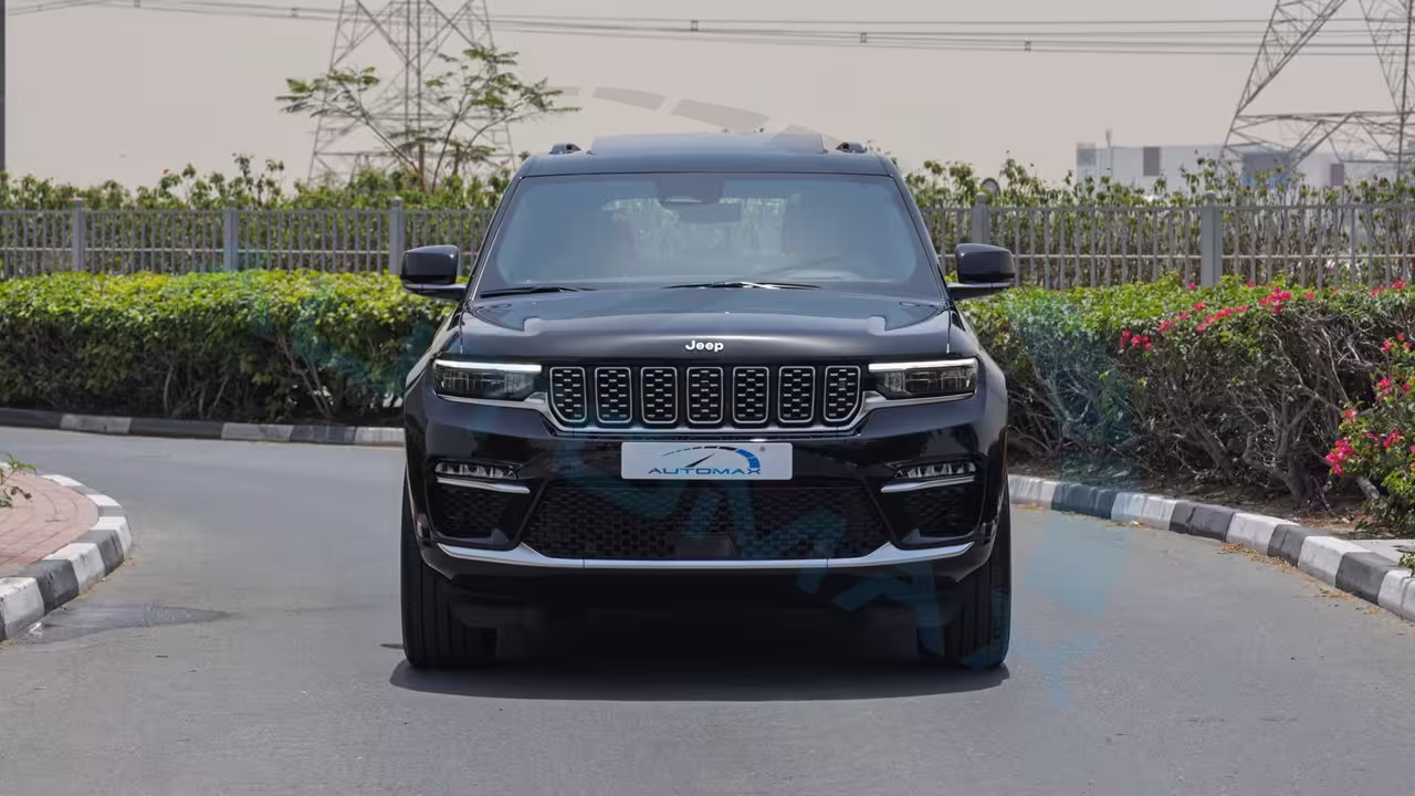 2025 Jeep Grand Cherokee photo 2