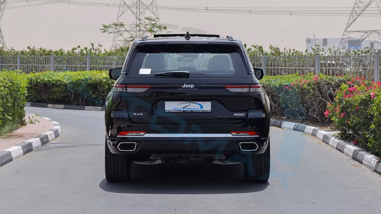 2025 Jeep Grand Cherokee photo 5