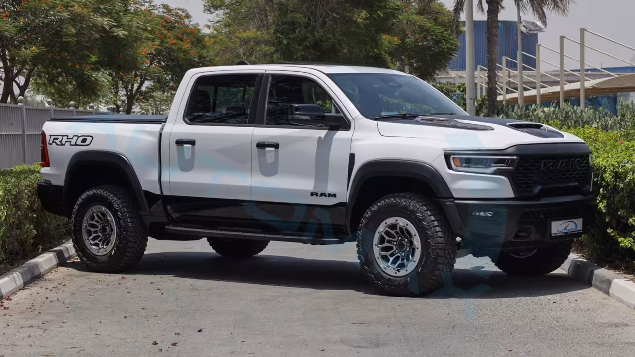 2025 Ram 1500 photo 3