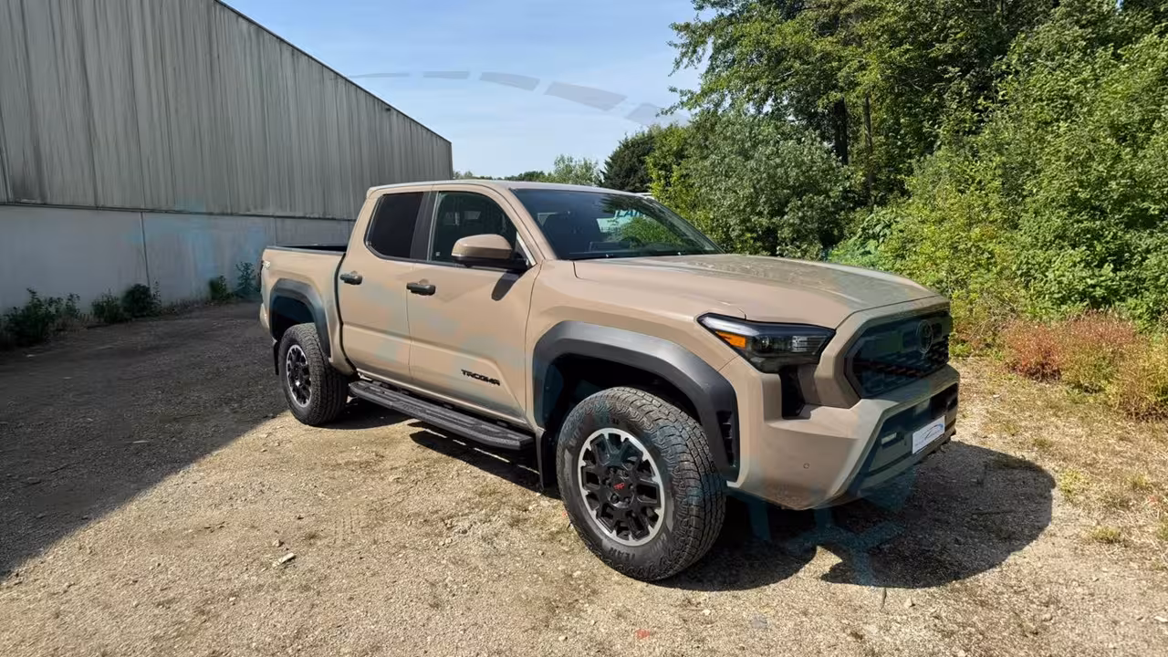2026 Toyota Tacoma photo 2