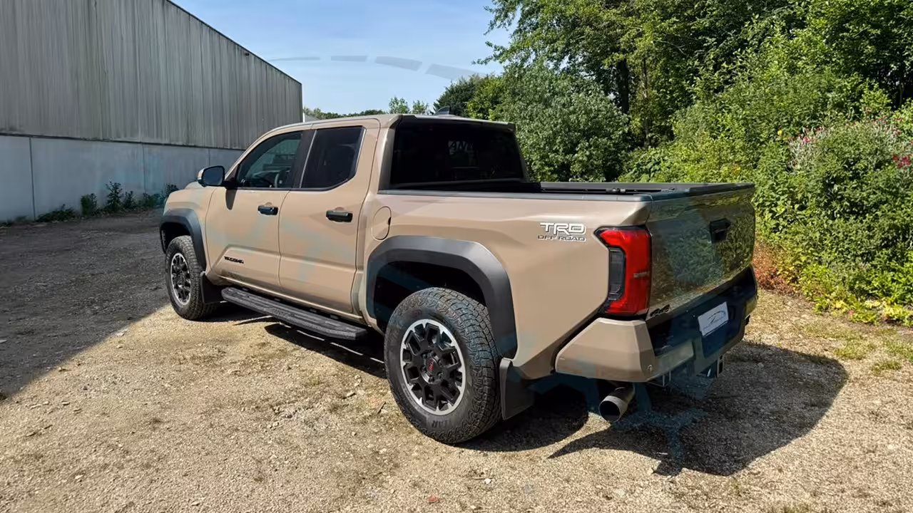 2026 Toyota Tacoma photo 3