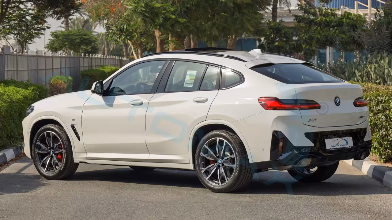 2025 BMW X4 photo 3