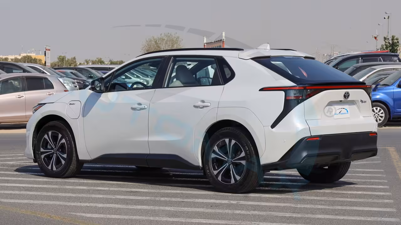 2024 Toyota bZ4X photo 3