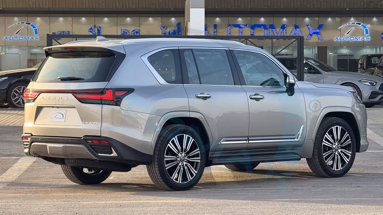 2026 Lexus LX photo 4