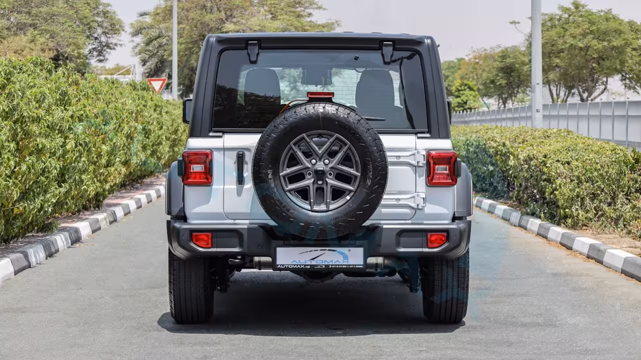 2025 Jeep Wrangler photo 4