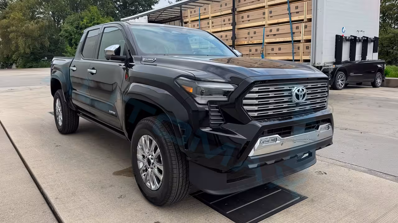 2026 Toyota Tacoma photo 2