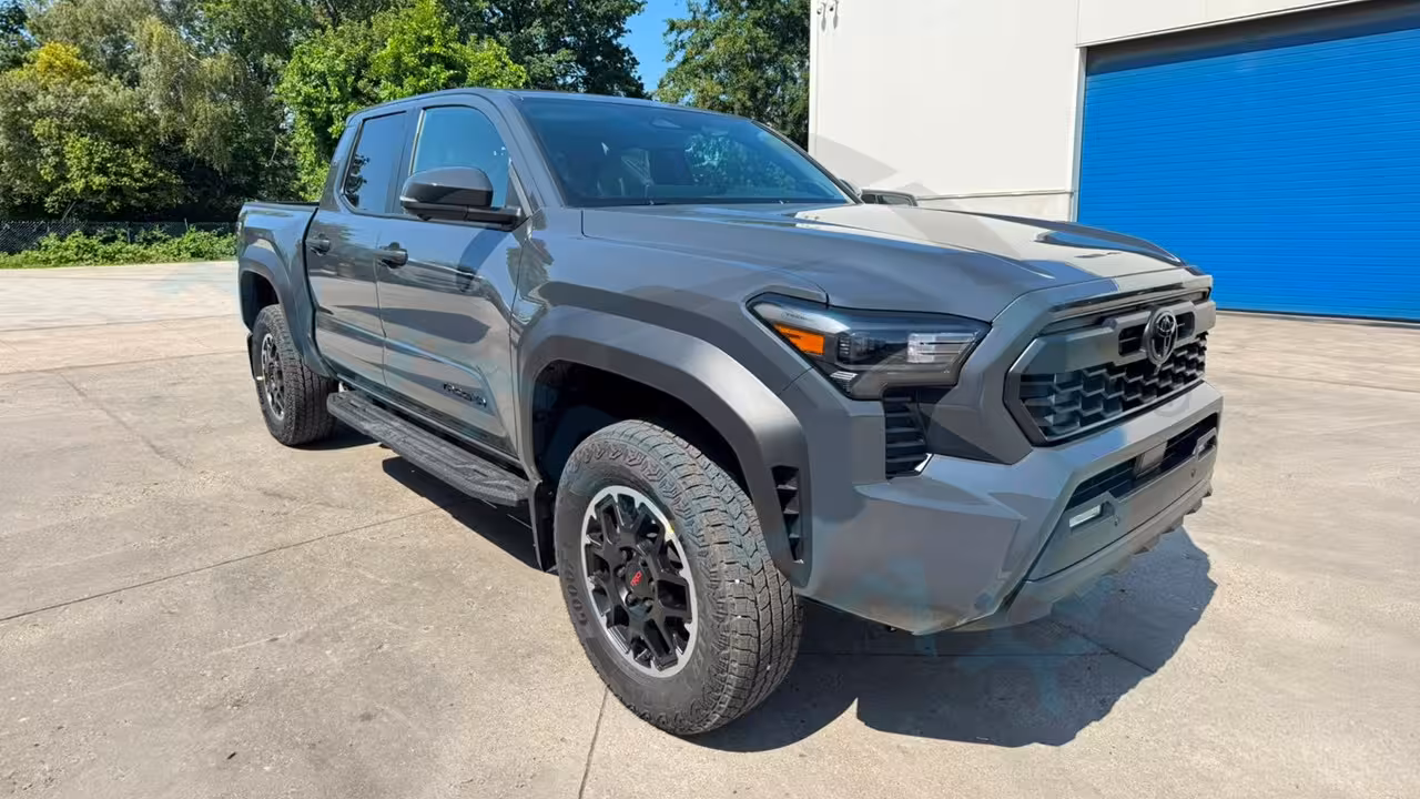 2026 Toyota Tacoma photo 2