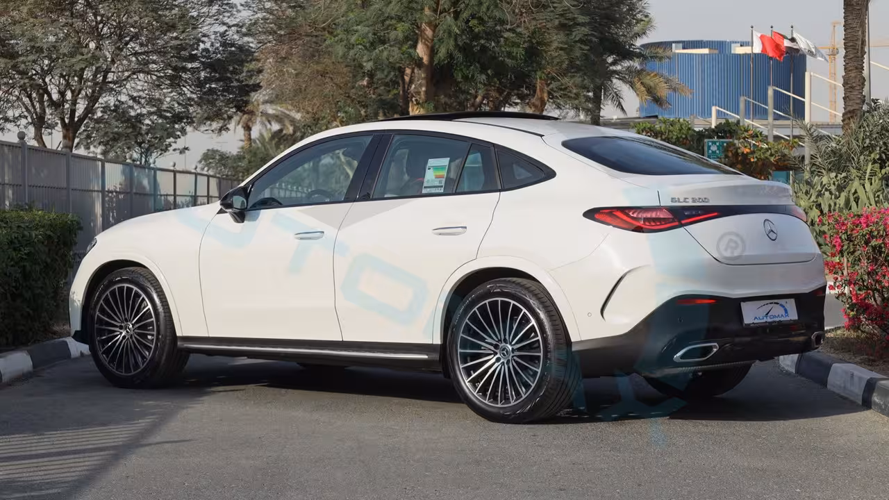 2026 Mercedes-Benz GLC photo 3