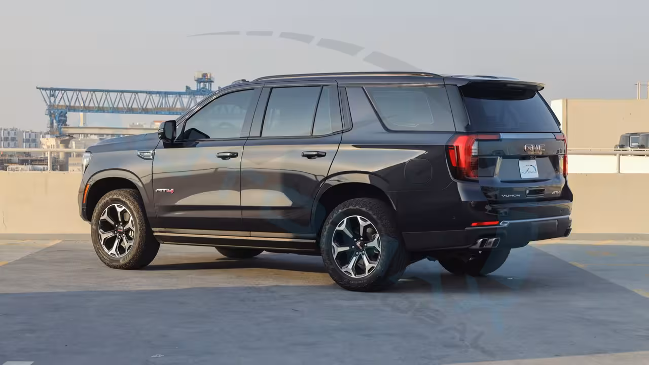 2025 GMC Yukon photo 3