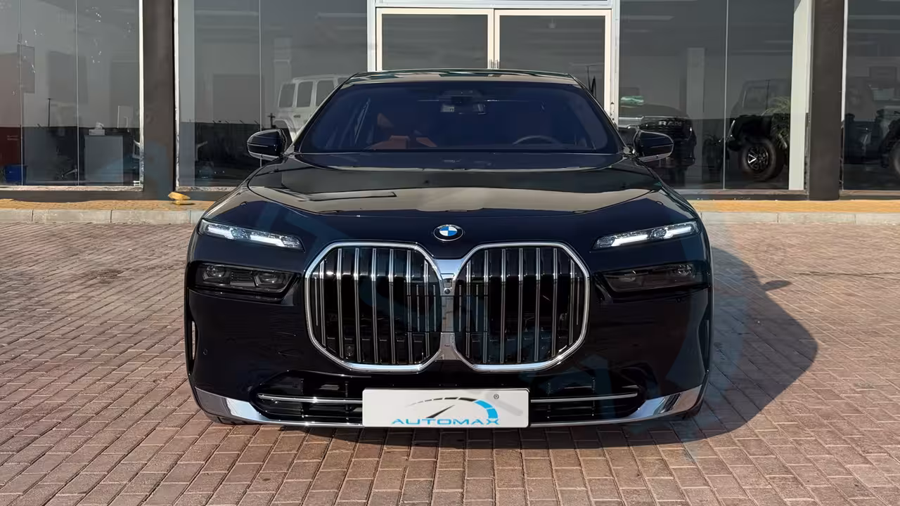 2026 BMW 7 Series photo 2