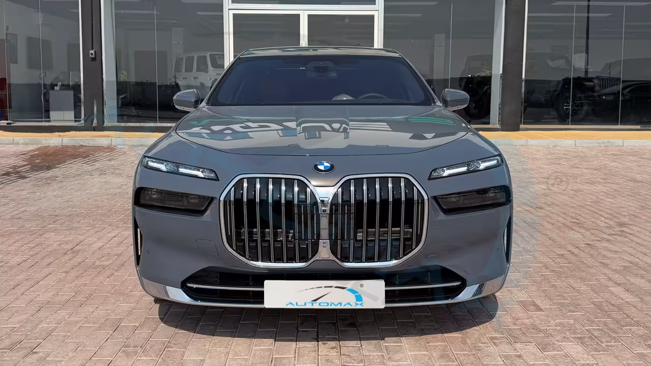 2026 BMW 7 Series photo 2