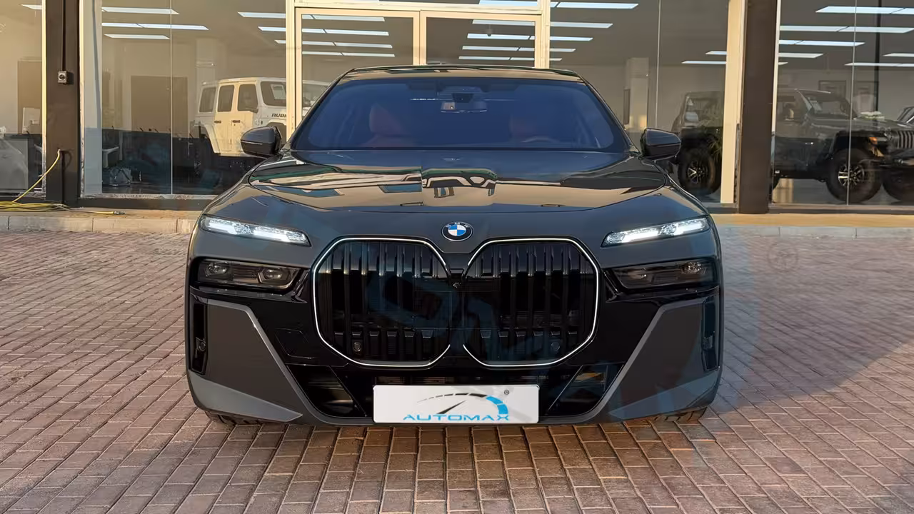 2026 BMW 7 Series photo 2