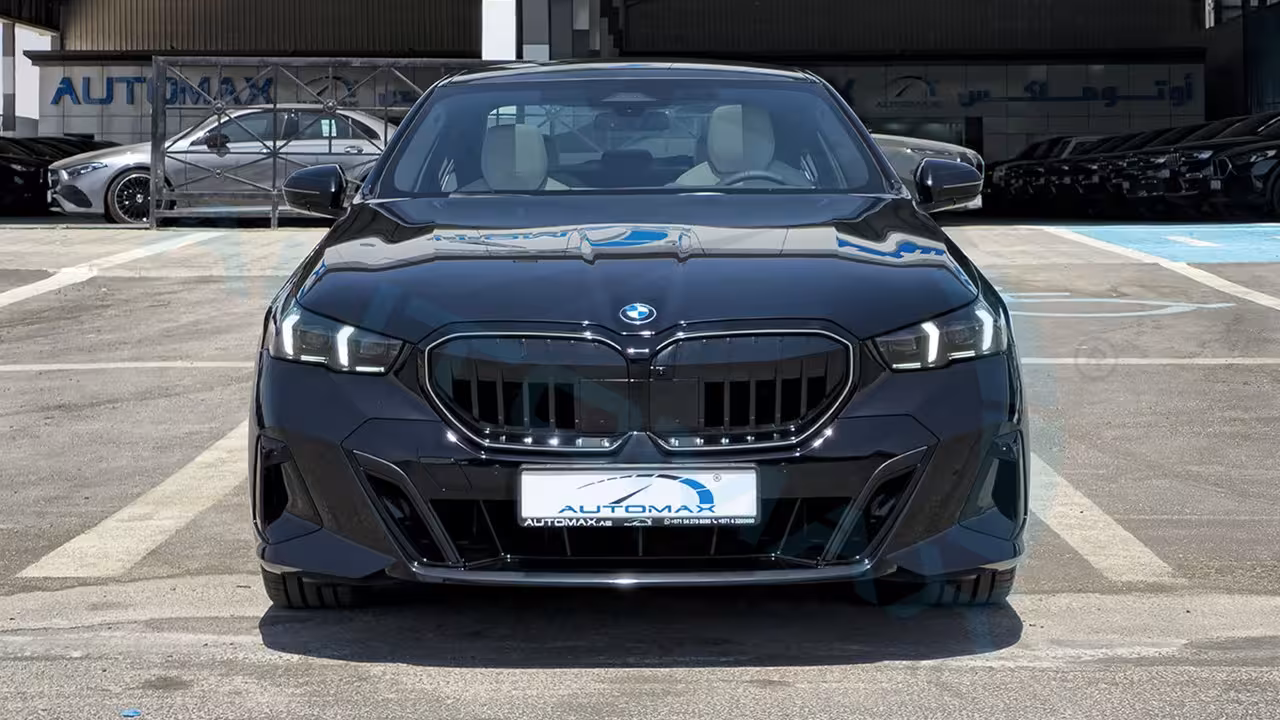 2027 BMW 5 Series photo 2