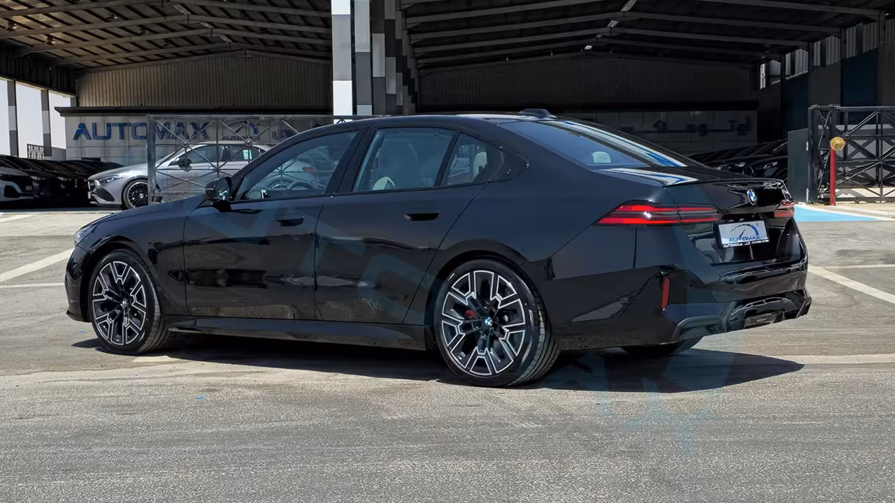 2027 BMW 5 Series photo 4