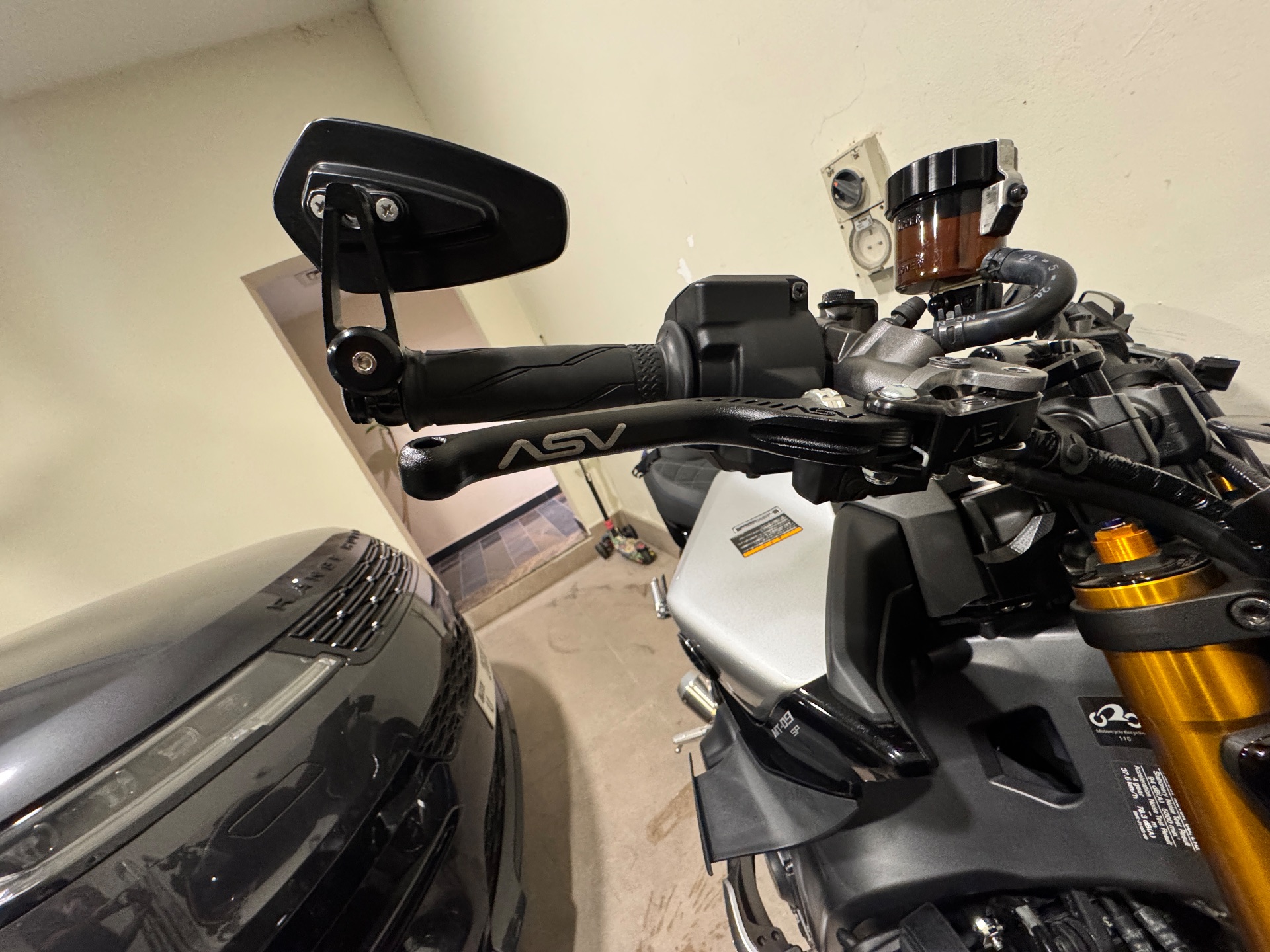 2024 yamaha MT09 SP photo 3