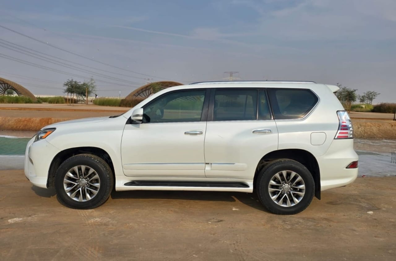 2015 Lexus GX photo 3