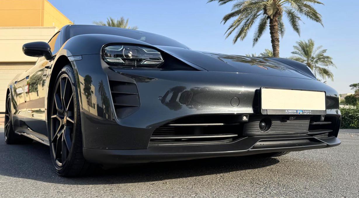 2024 Porsche Taycan photo 3