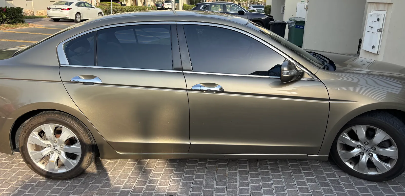 2010 Honda Accord photo 2