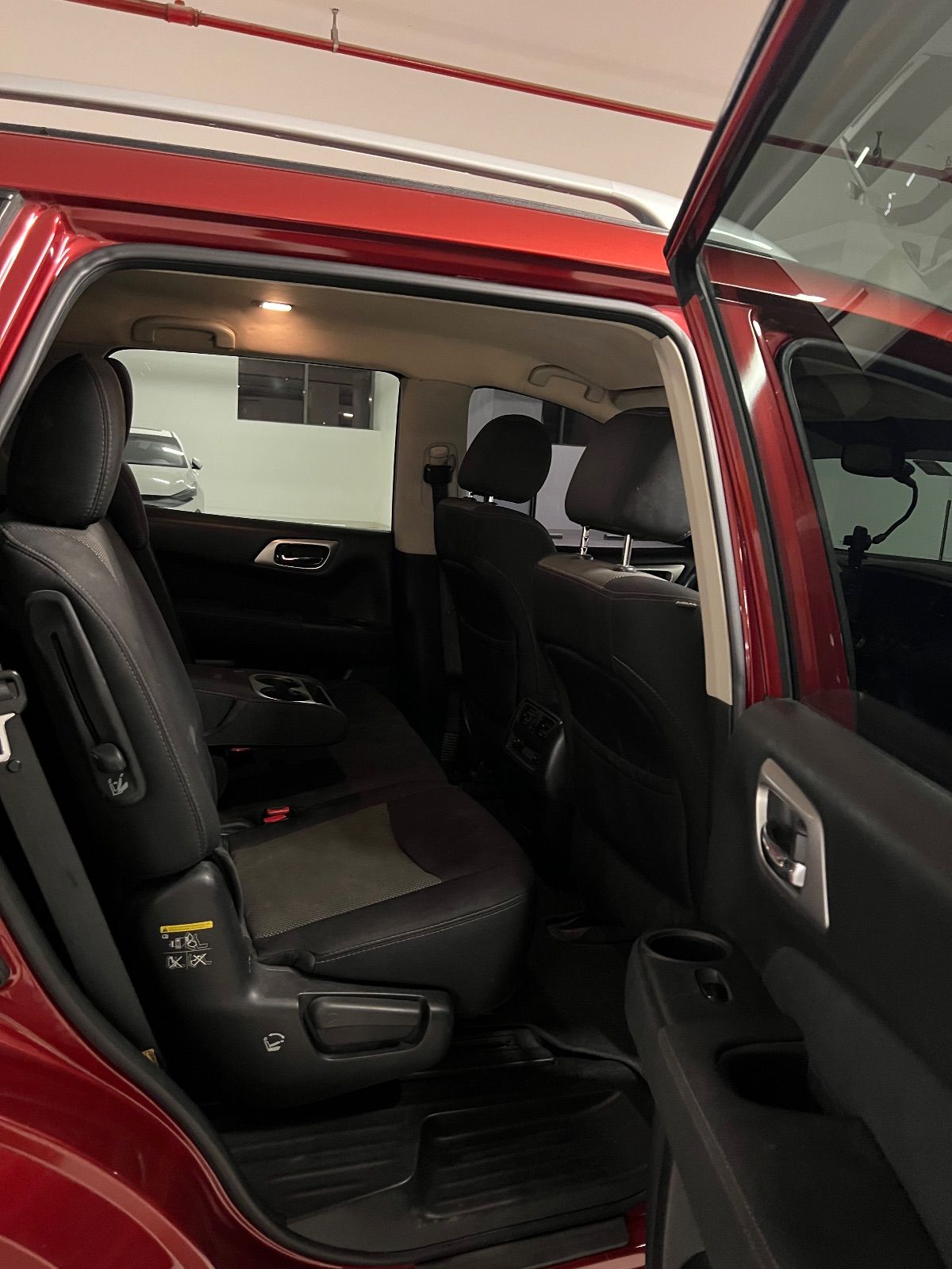 2017 Nissan Pathfinder photo 5
