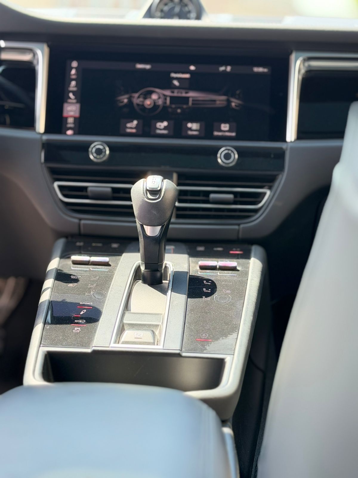 2024 Porsche Macan photo 4