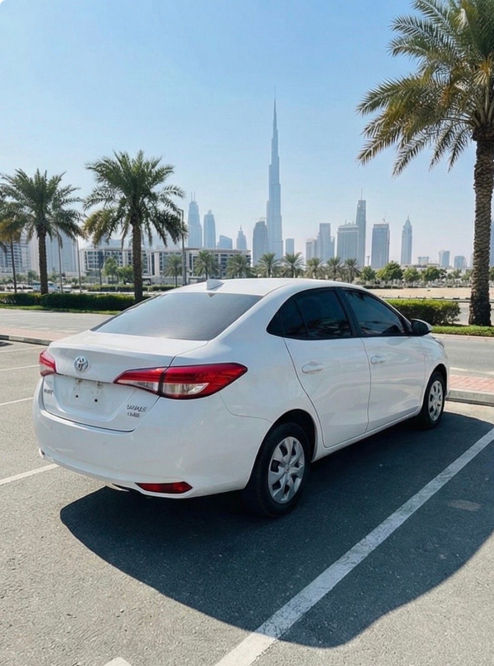 2020 Toyota Yaris photo 2