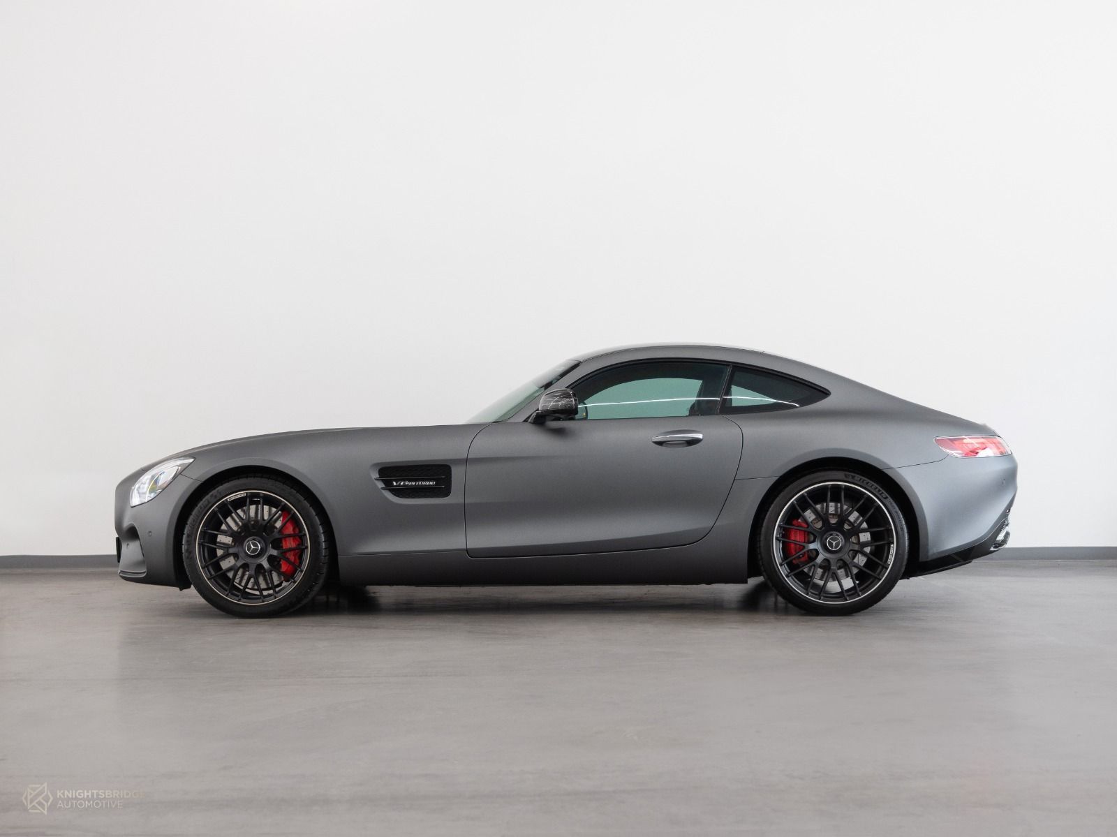 2016 Mercedes-Benz AMG GT photo 3