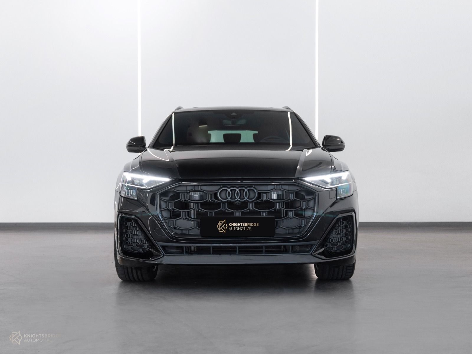 2024 Audi Q8 photo 2