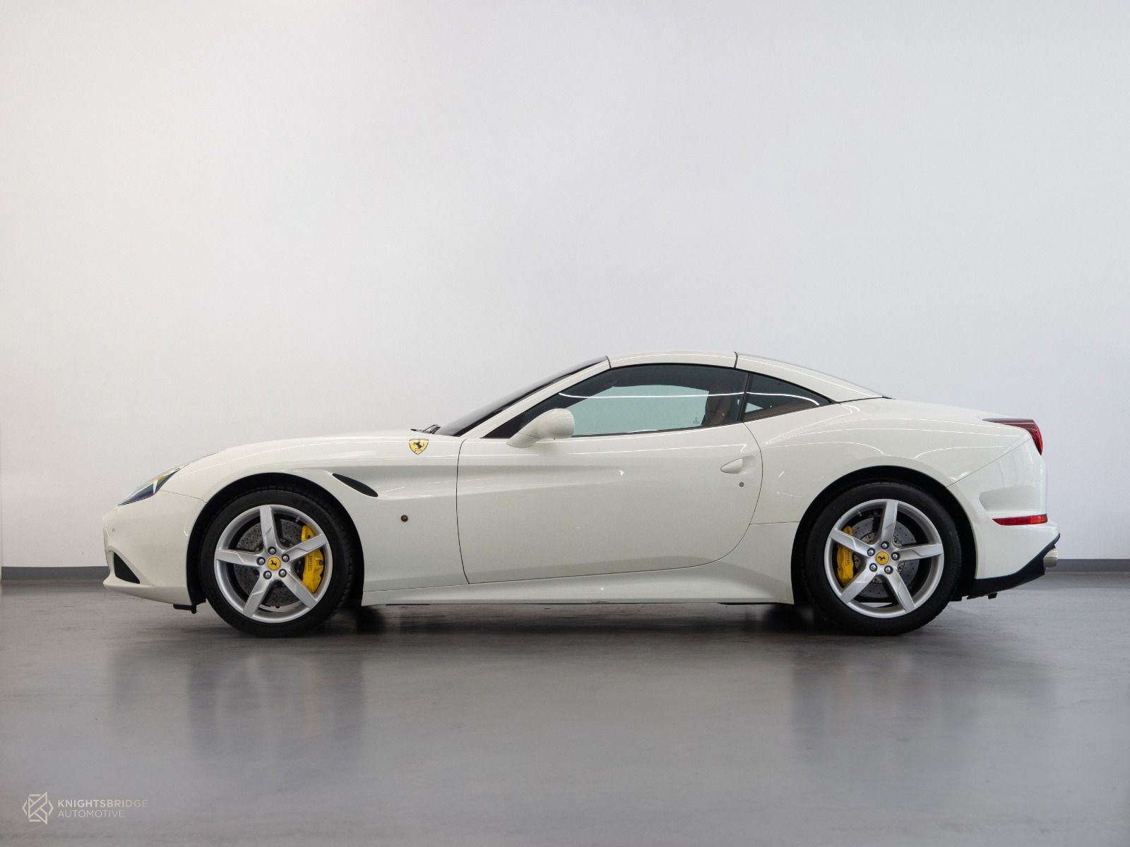 2015 Ferrari California T photo 3
