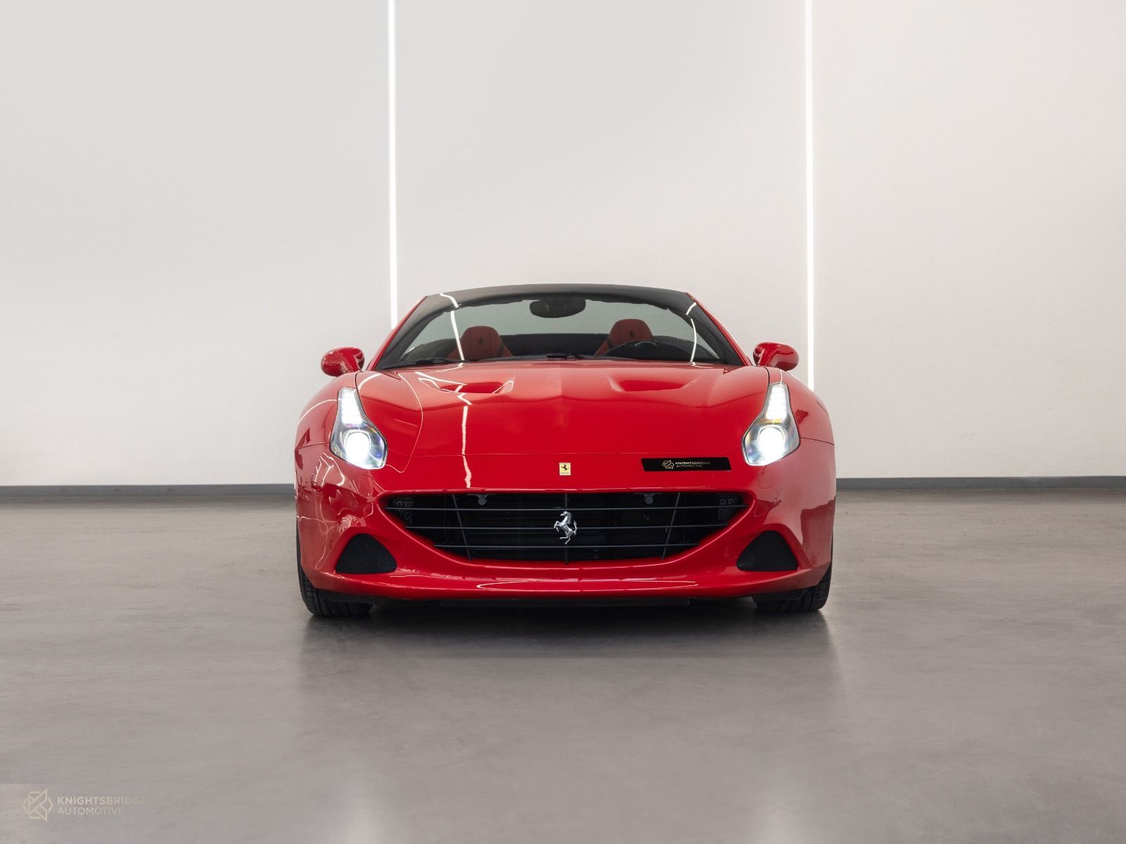 2016 Ferrari California T photo 2