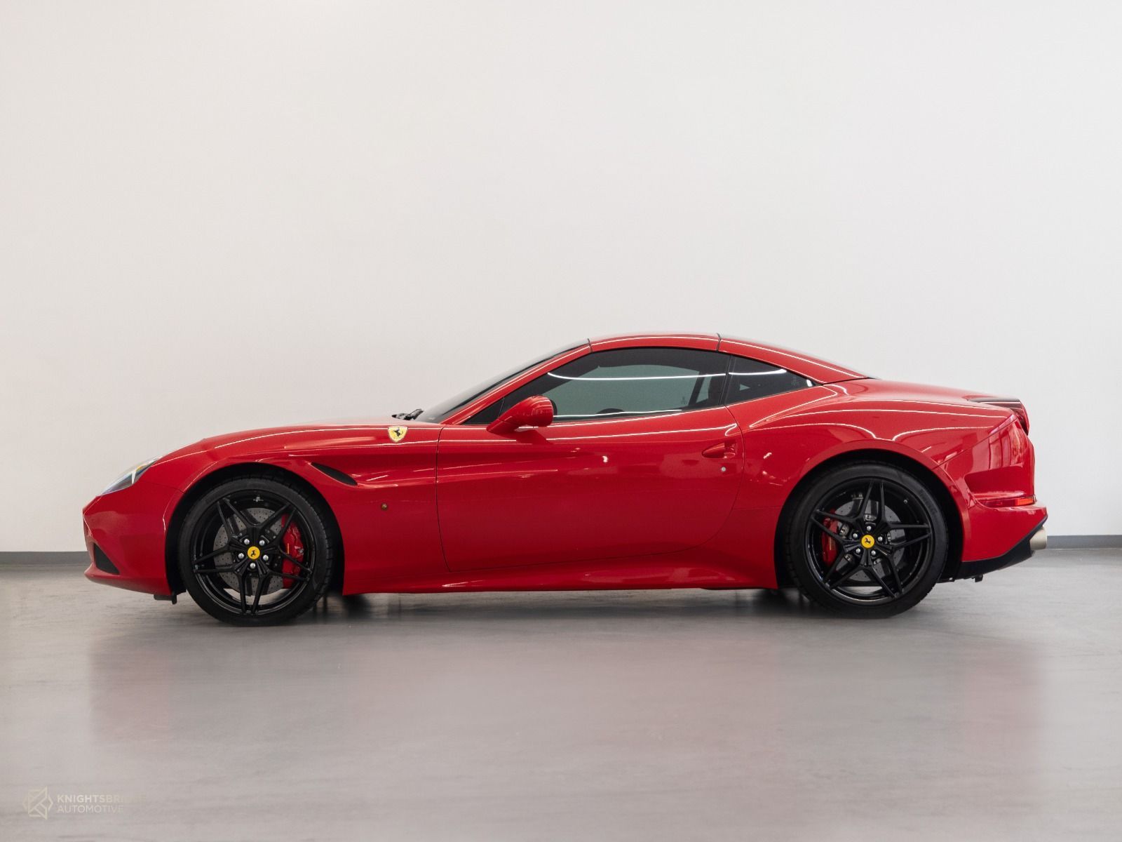 2016 Ferrari California T photo 3