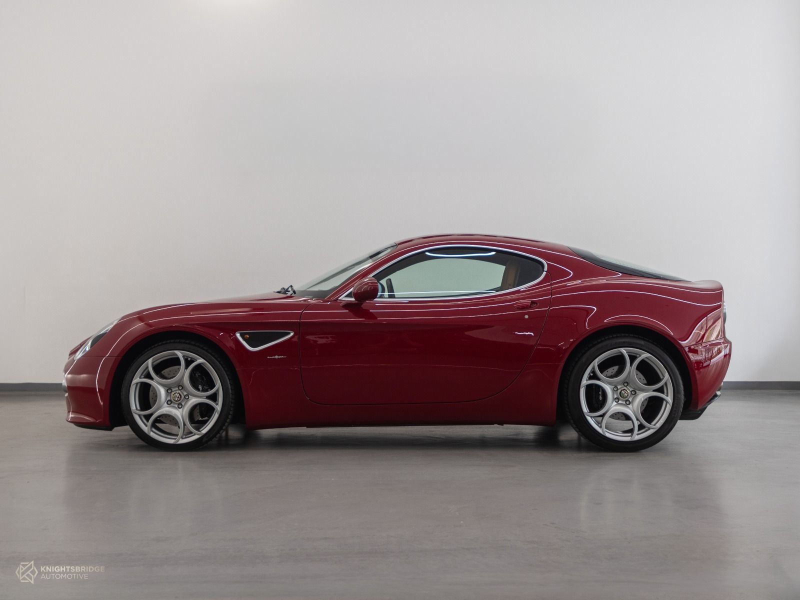 2009 Alfa Romeo 8C photo 3