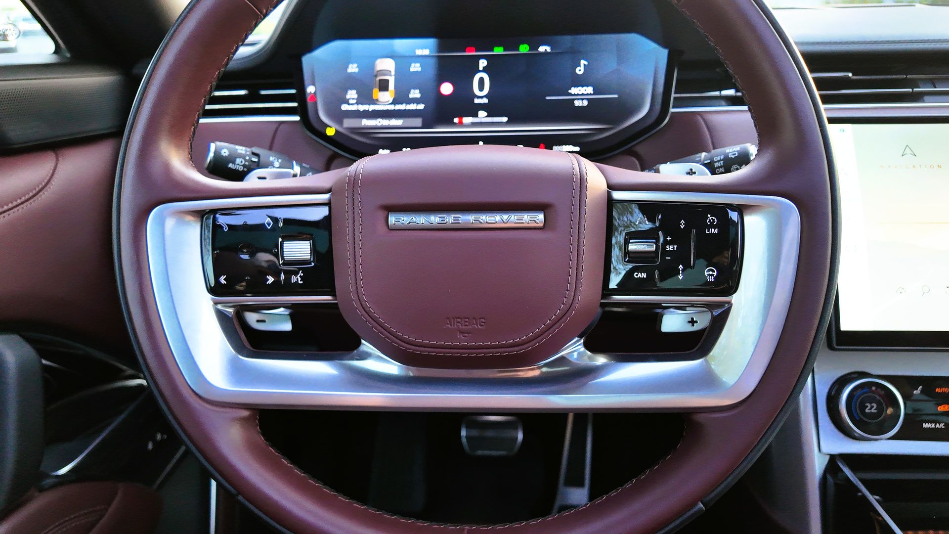 2023 Land Rover Range Rover HSE photo 5