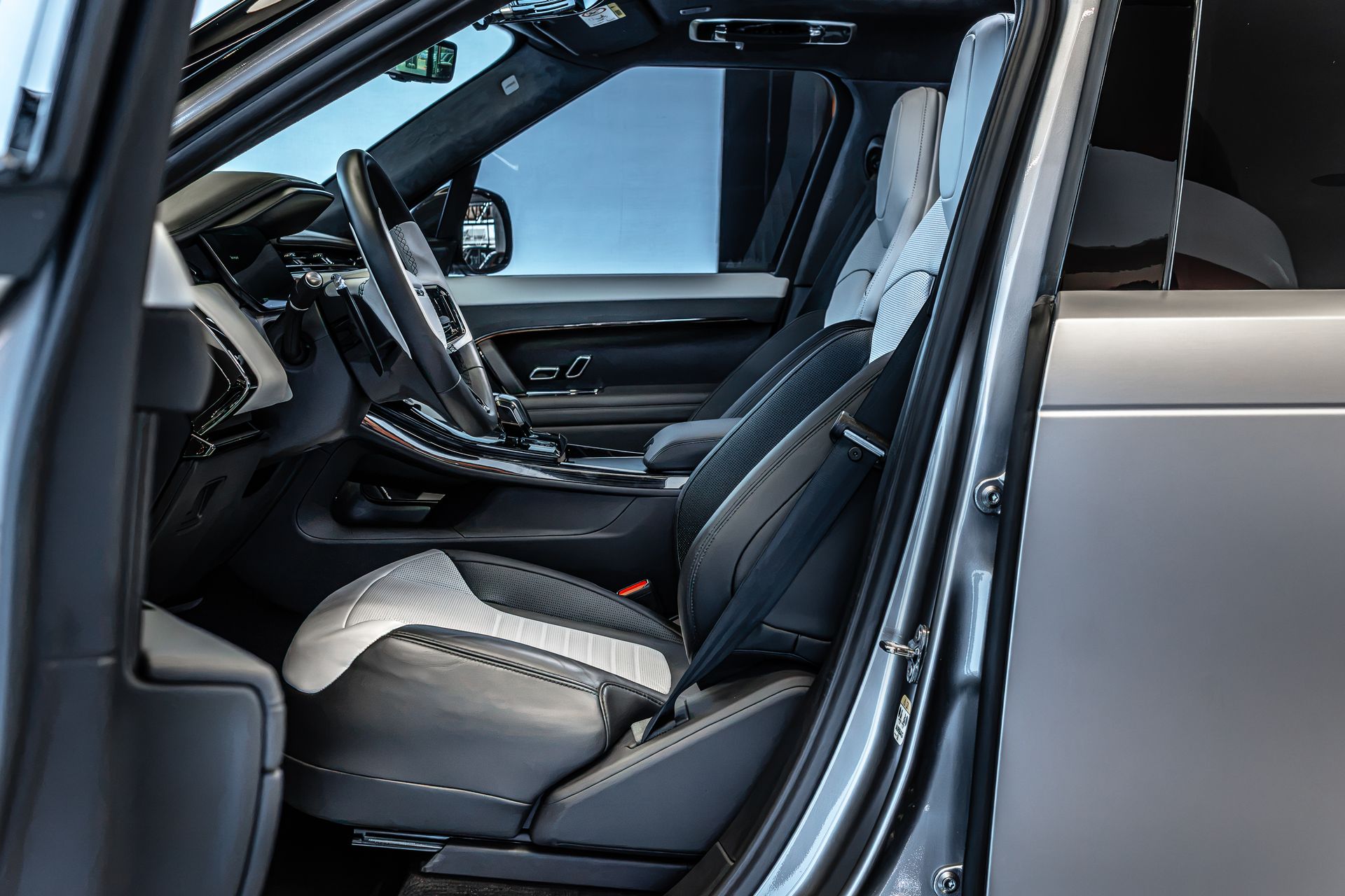 2024 Land Rover Range Rover Sport photo 5