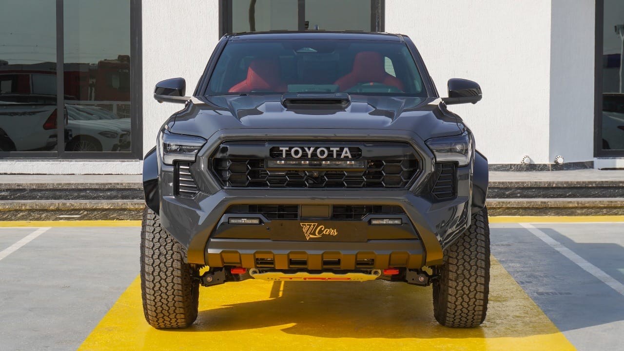 2025 Toyota Tacoma photo 2