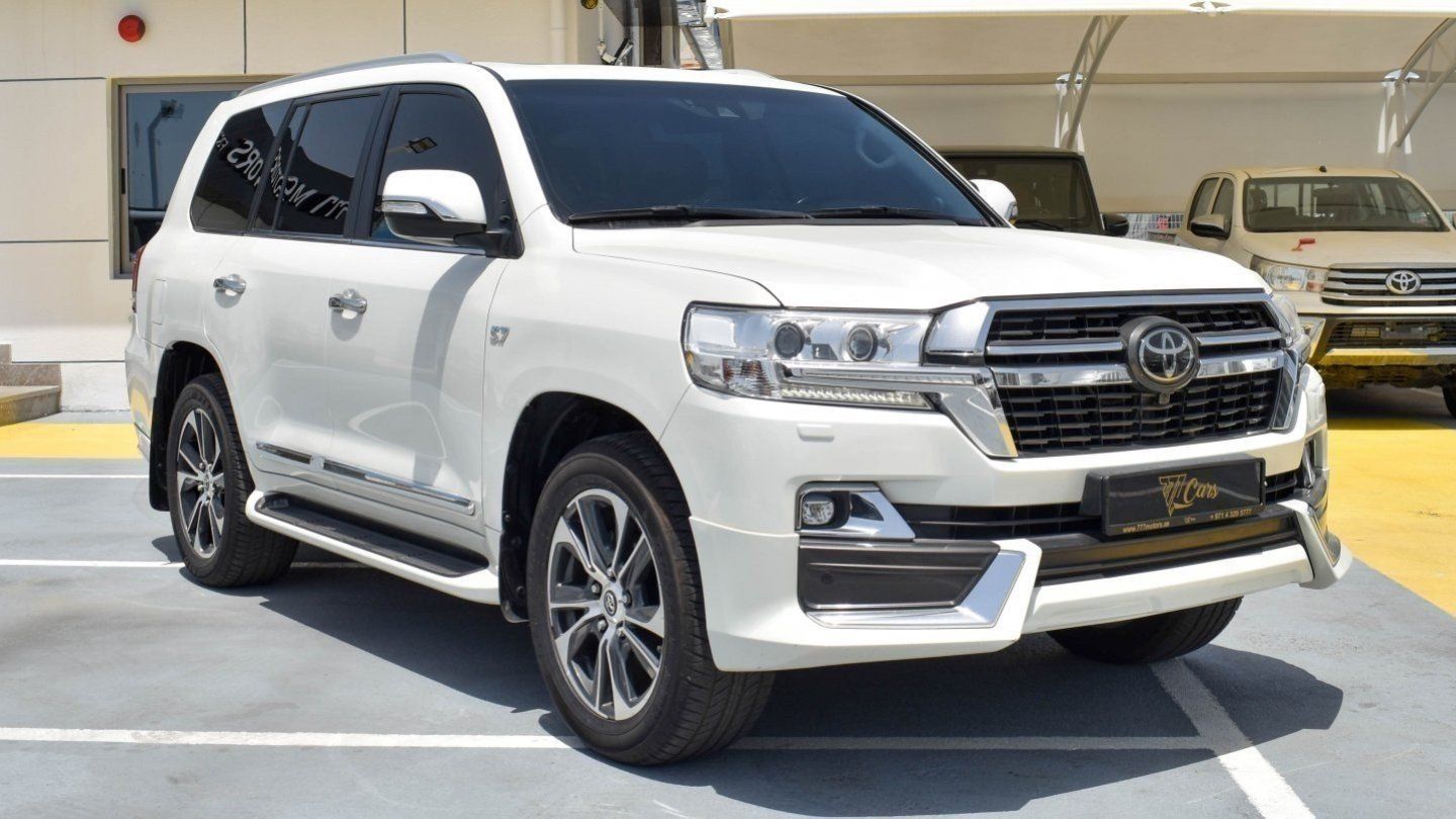 2020 Toyota Land Cruiser photo 4