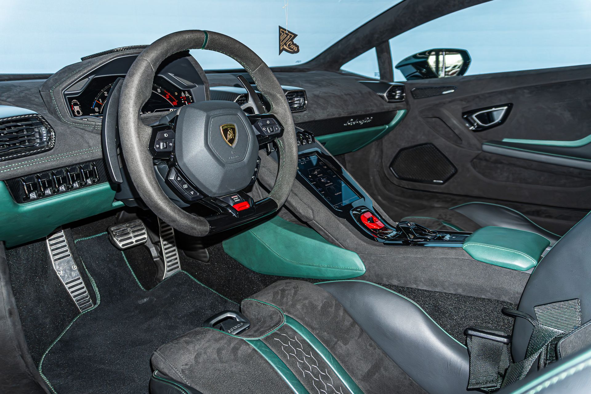 2023 Lamborghini Huracan photo 5