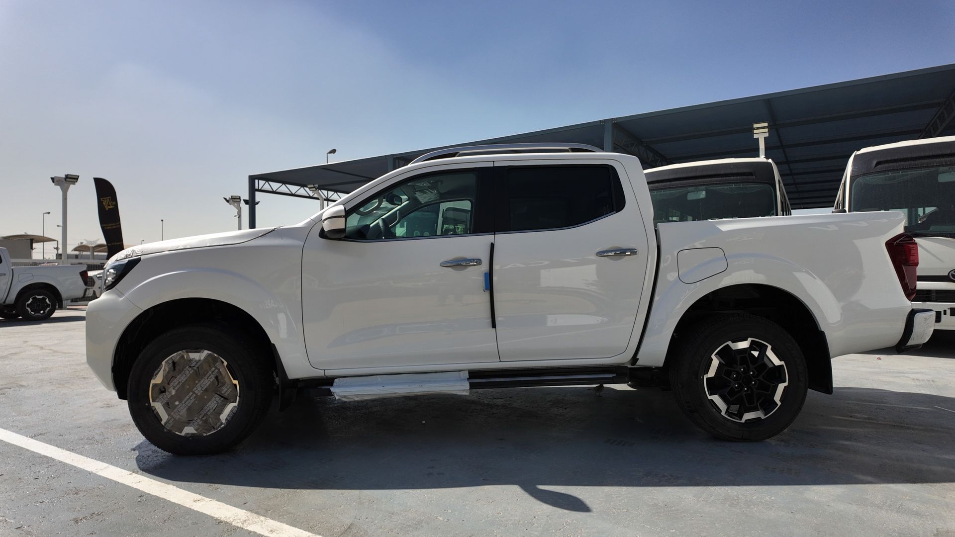 2025 Nissan Navara photo 2