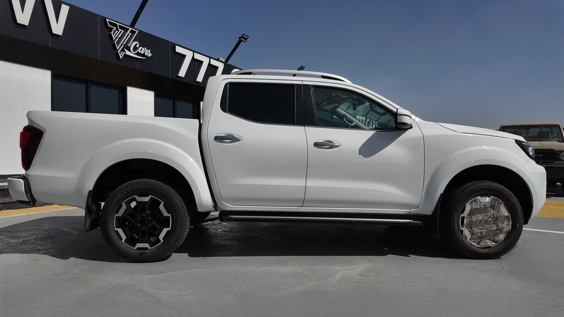 2025 Nissan Navara photo 3