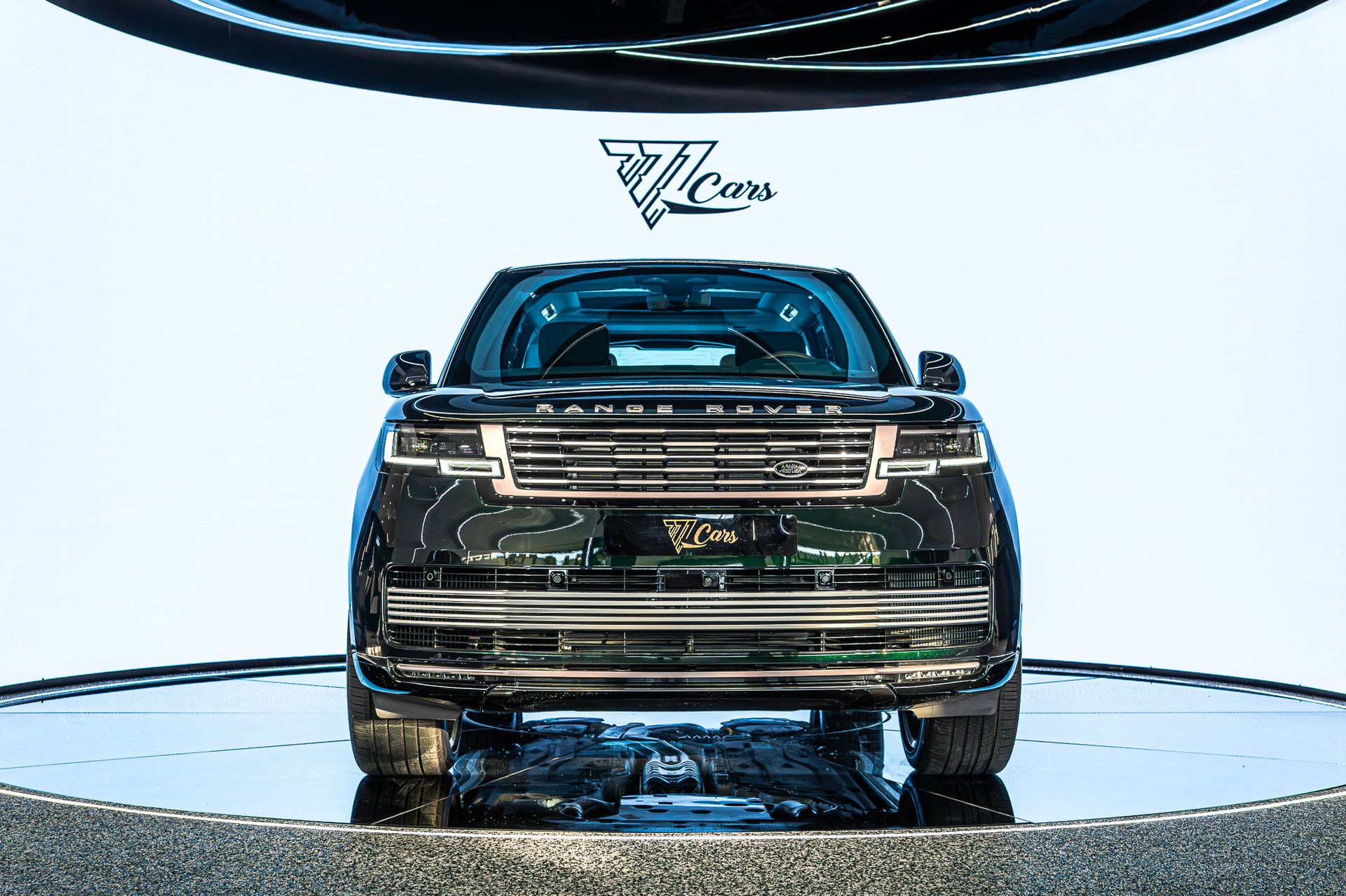 2026 Land Rover Range Rover SV photo 2